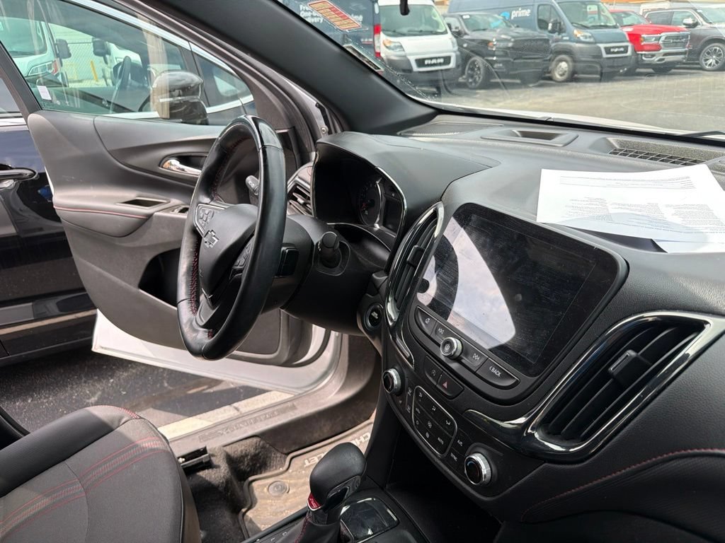 Used 2023 Chevrolet Equinox RS FWD image 33