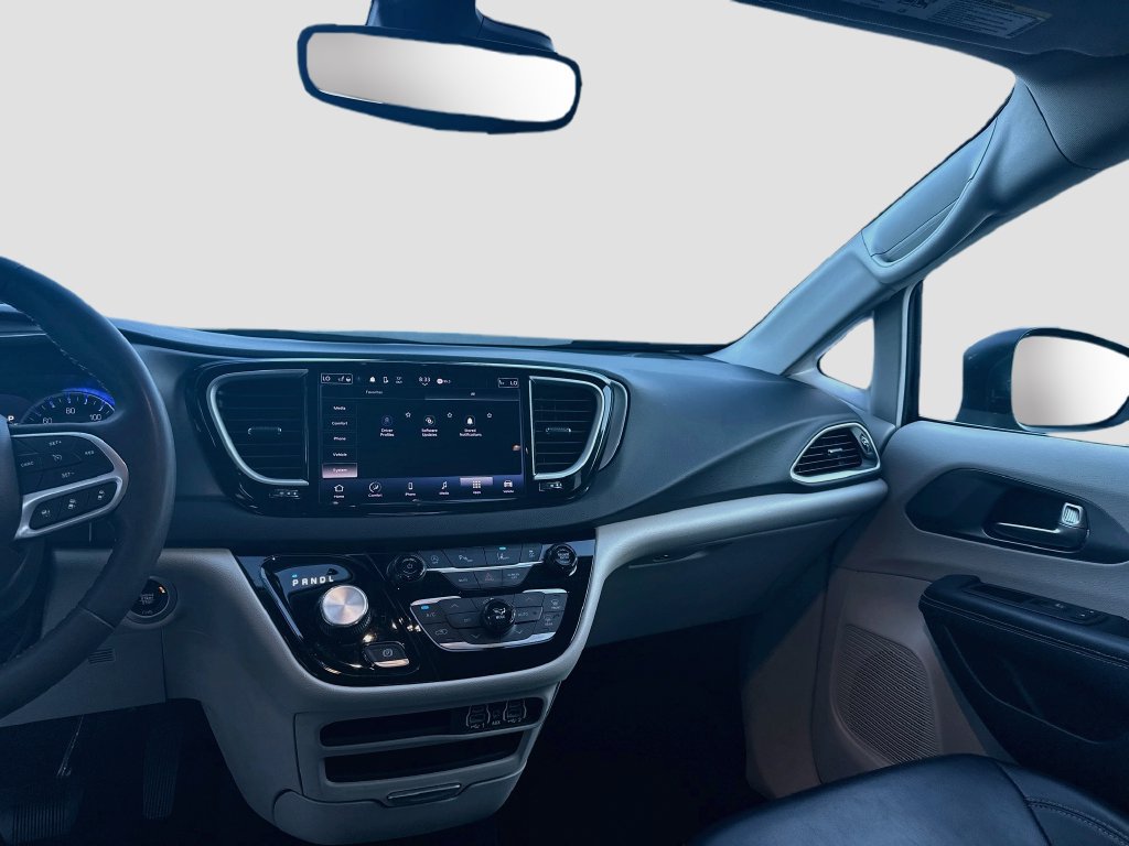 Used 2023 Chrysler Pacifica Touring-L FWD image 24