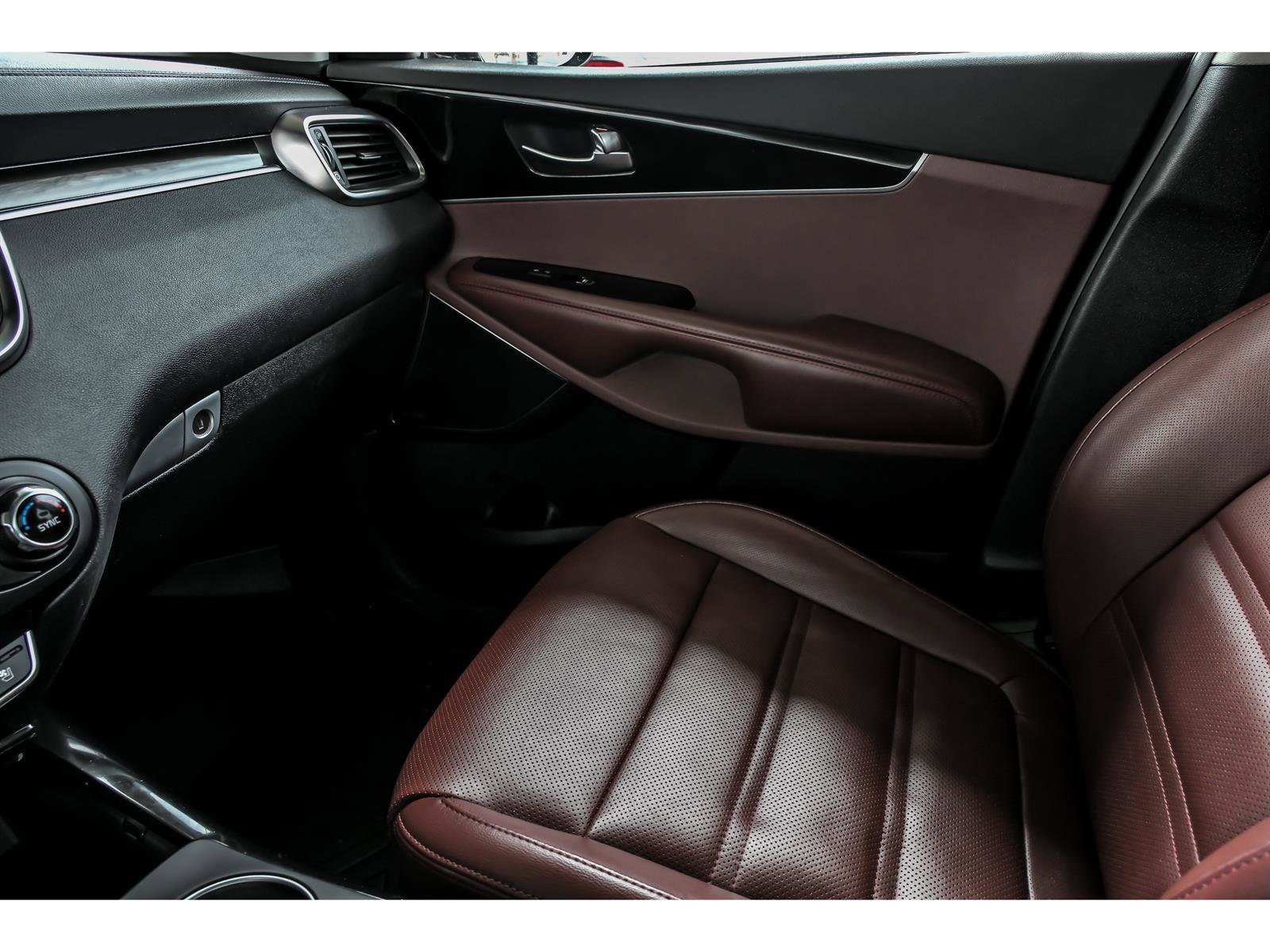 Used 2018 Kia Sorento SX image 23