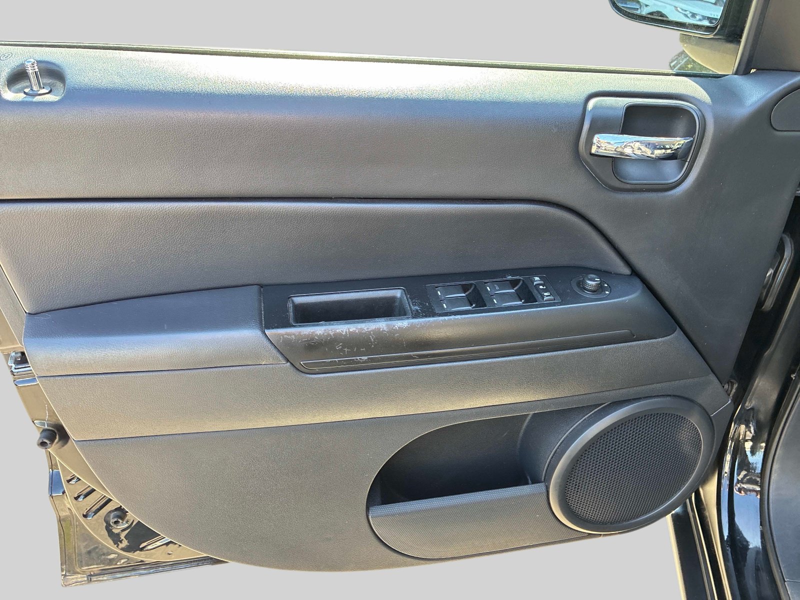 Used 2014 Jeep Compass Sport w/ Power Value Group FWD image 16
