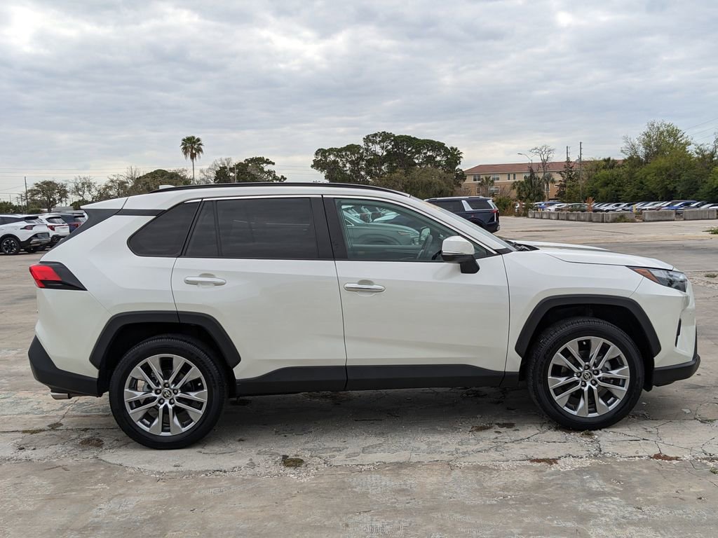 Used 2022 Toyota RAV4 Limited image 10