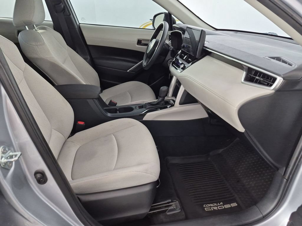 Used 2023 Toyota Corolla Cross L FWD image 37