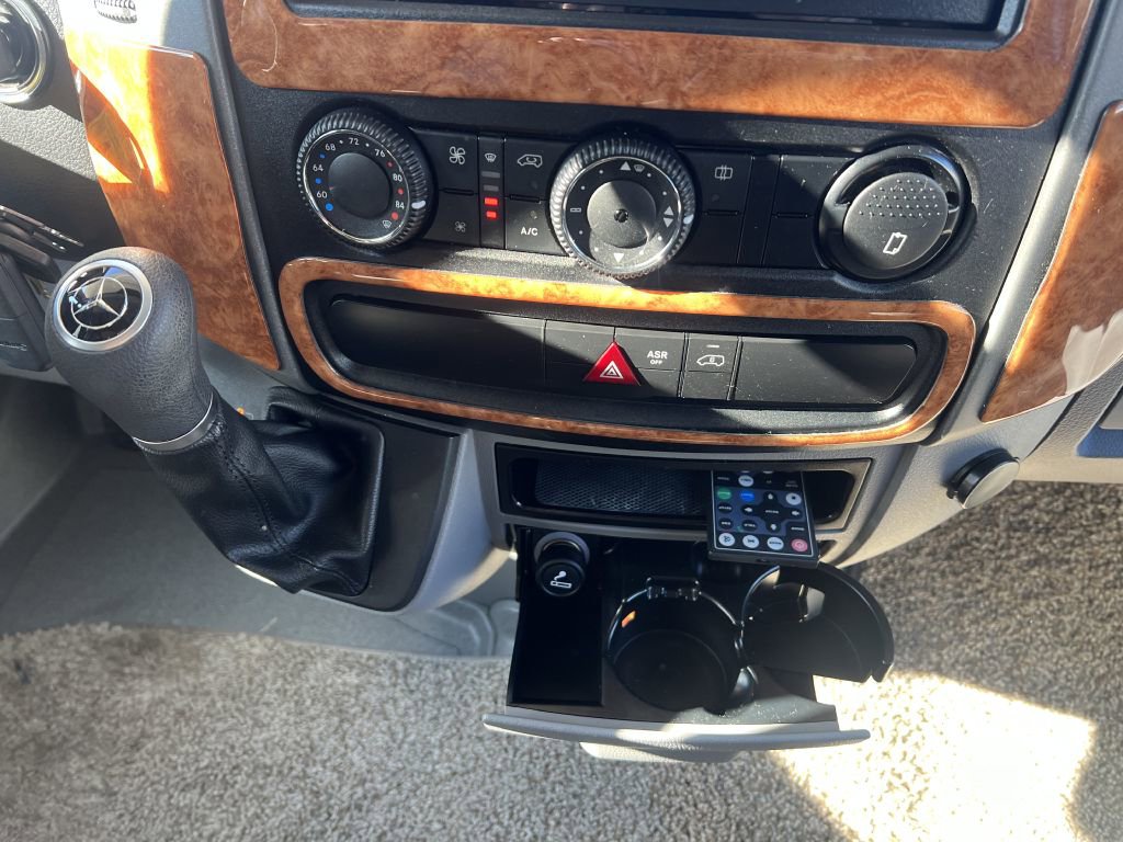 Used 2018 Mercedes-Benz Sprinter 3500 image 86