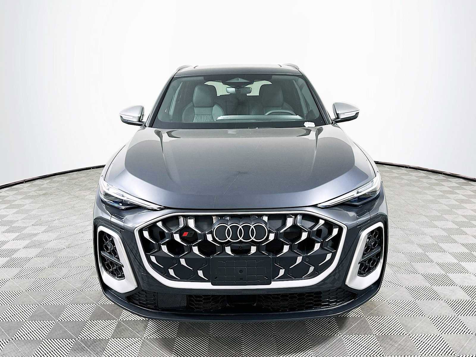New 2025 Audi SQ5 Prestige image 2