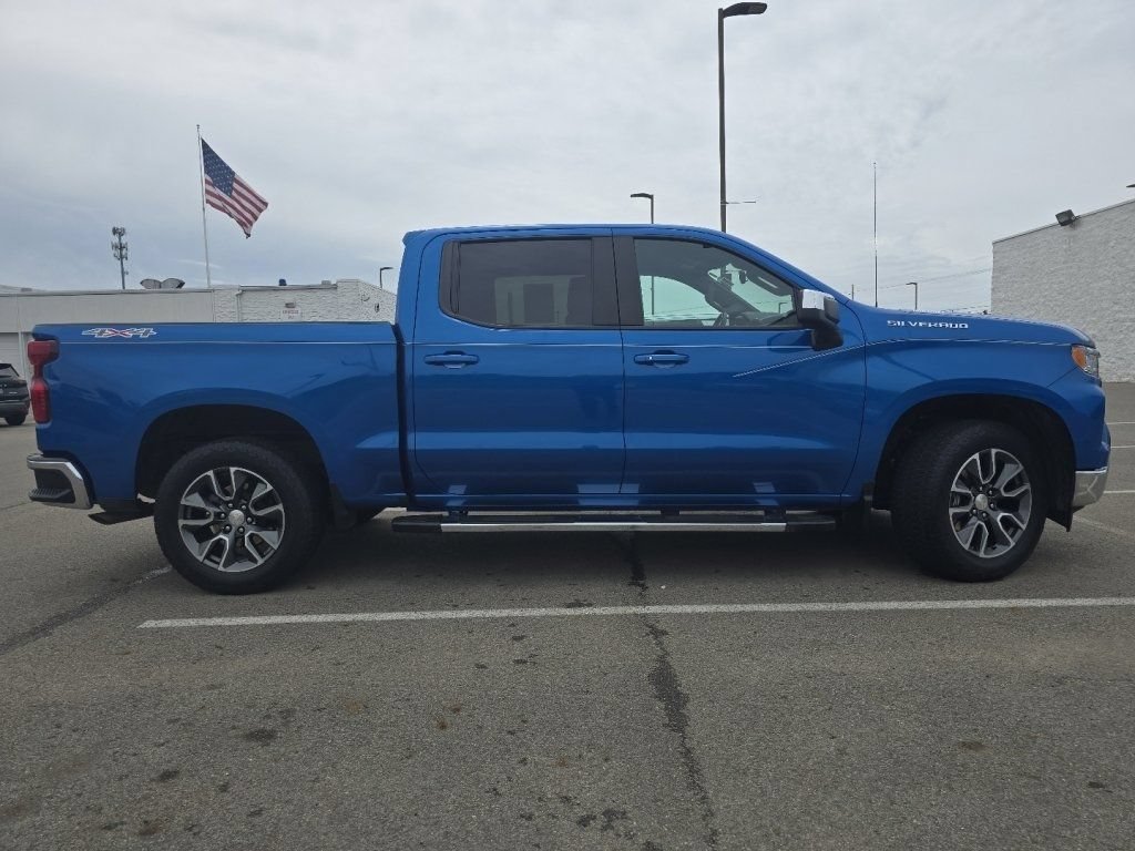 Used 2023 Chevrolet Silverado 1500 LT AWD/4WD image 20