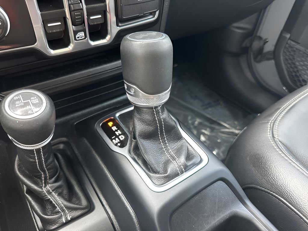 Used 2022 Jeep Wrangler Unlimited Sahara w/ Safety Group image 15