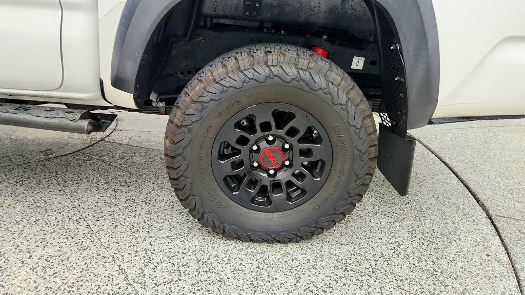 Used 2018 Toyota Tacoma TRD Pro AWD/4WD image 9
