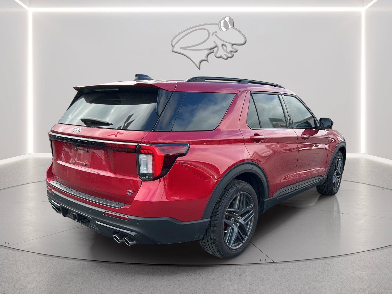 Used 2025 Ford Explorer ST AWD/4WD image 4