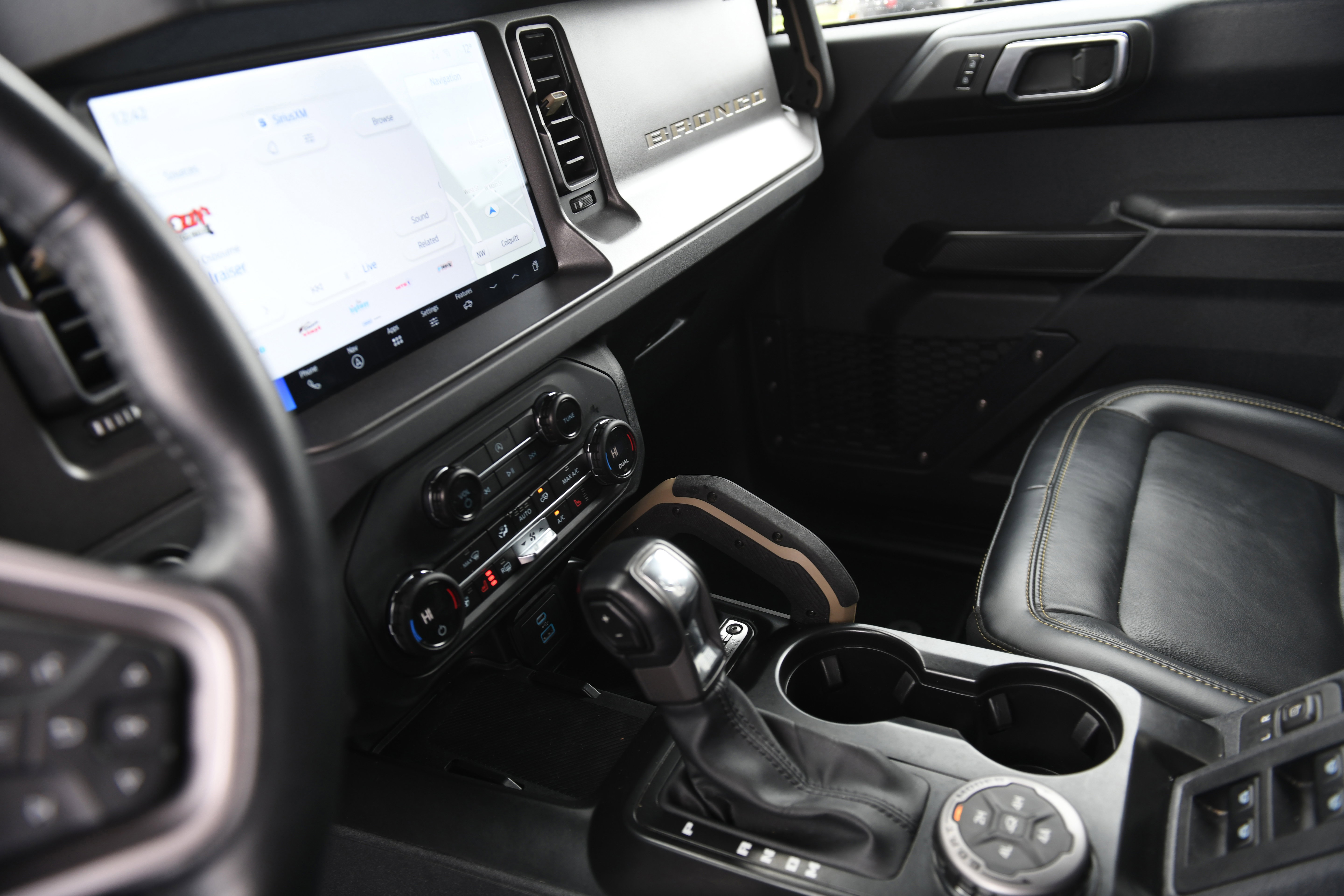 Used 2025 Ford Bronco Badlands image 23