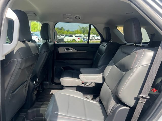 Used 2025 Ford Explorer Active w/ Active Comfort Package AWD/4WD image 18
