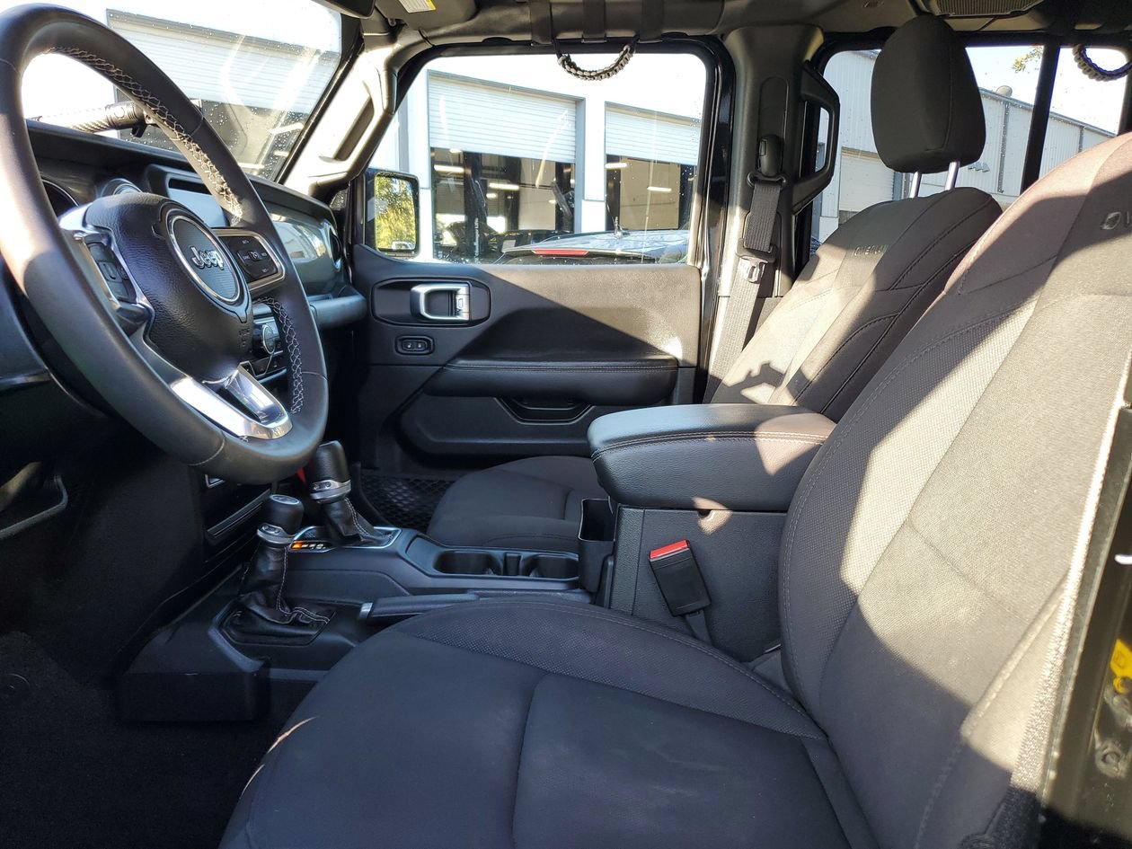 Used 2023 Jeep Gladiator Overland AWD/4WD image 17