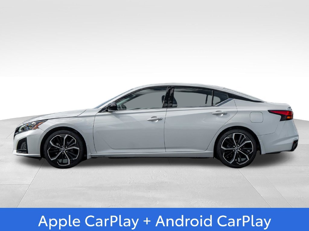 Used 2023 Nissan Altima 2.5 SR w/ SR Premium Package FWD image 4