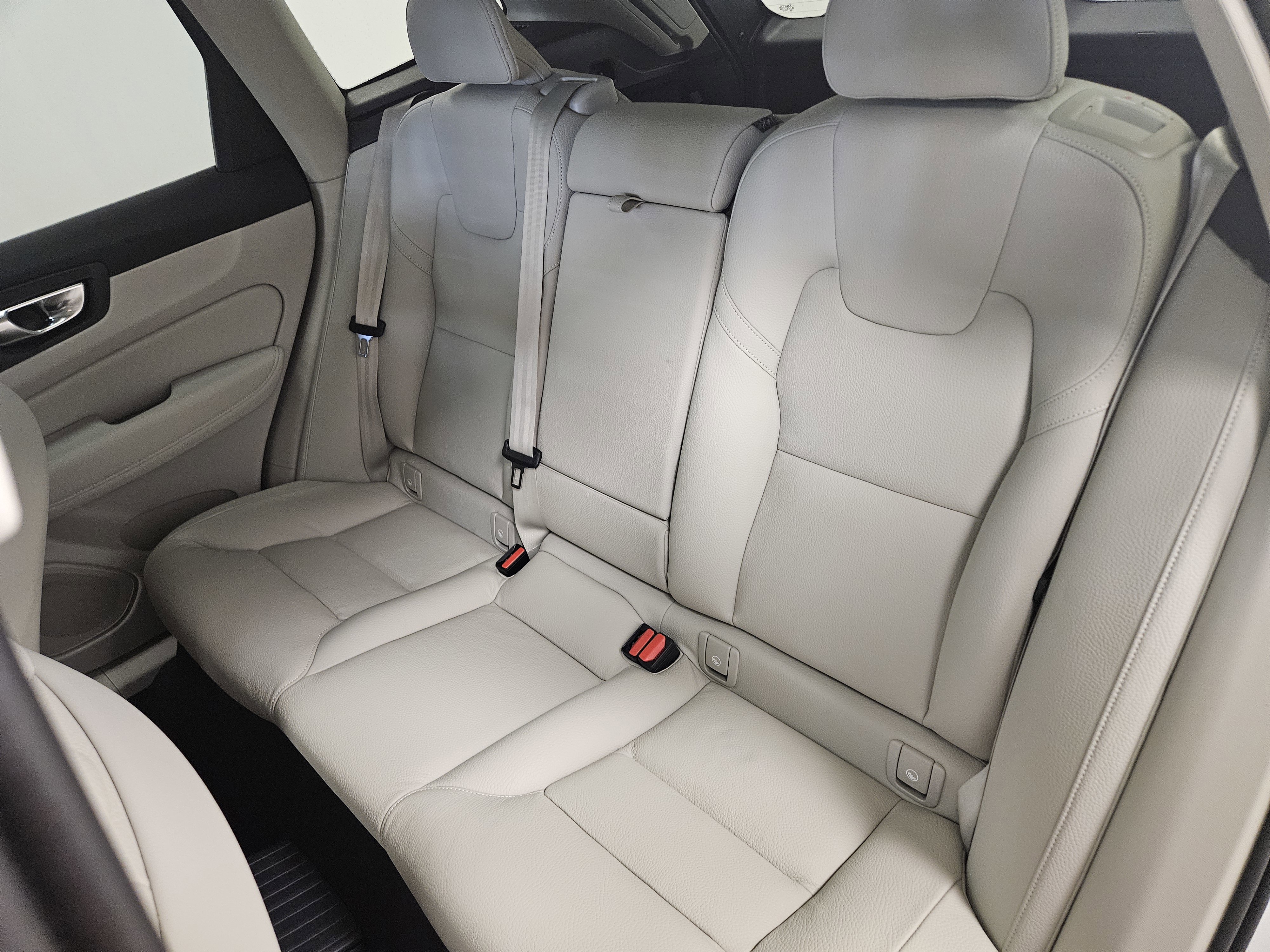 New 2025 Volvo XC60 T8 Core w/ Protection Package Premier image 37