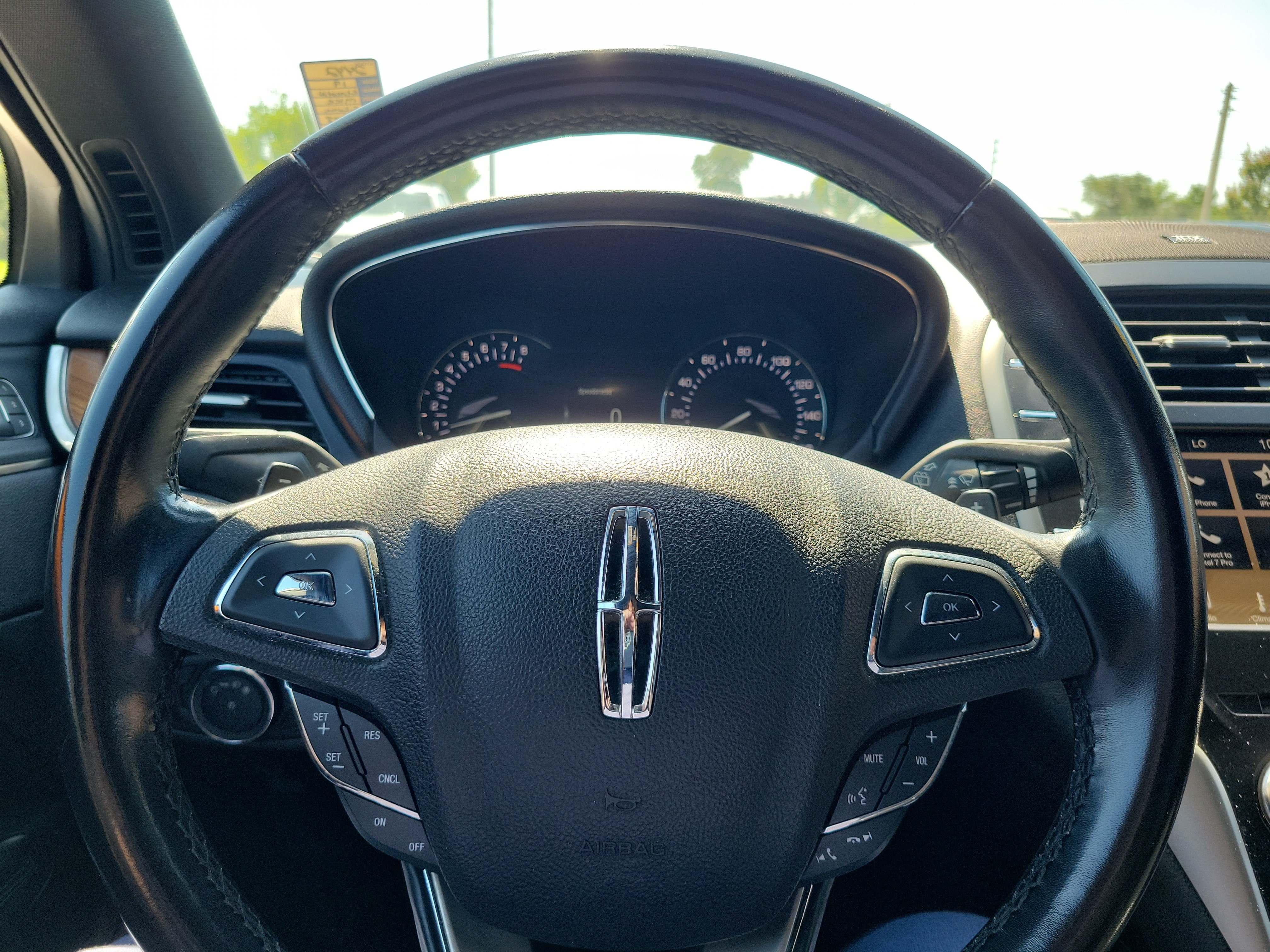 Used 2019 Lincoln MKC Reserve FWD image 18