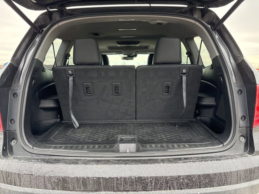 Used 2017 Honda Pilot Touring image 11