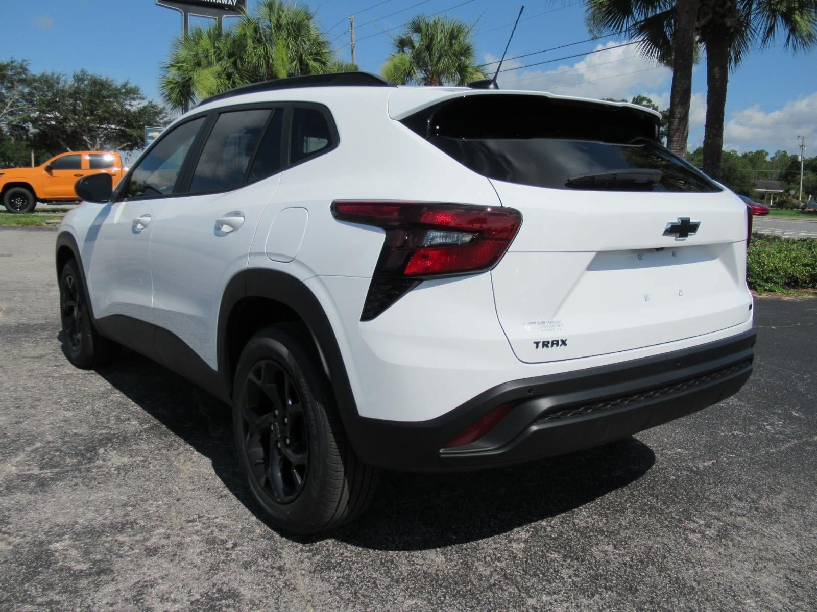 New 2026 Chevrolet Trax LT w/ Driver Confidence Package FWD image 8