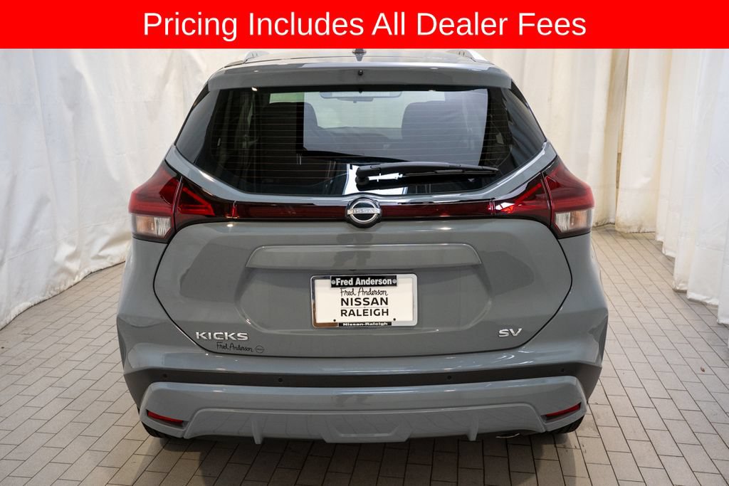 Certified 2022 Nissan Kicks SV FWD image 4