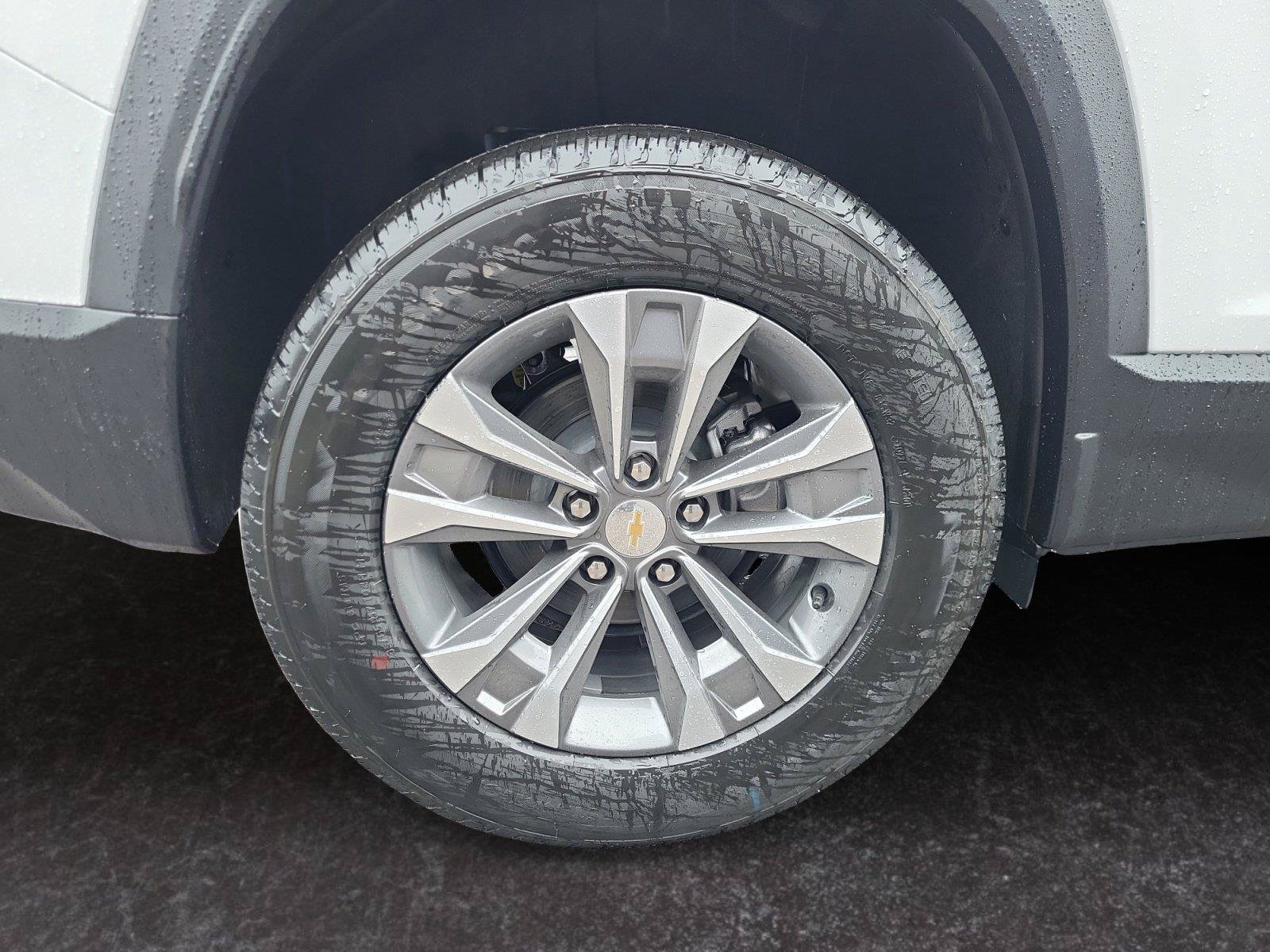 Used 2026 Chevrolet Equinox LT FWD image 27