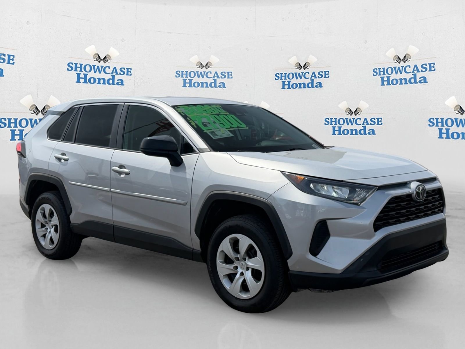 Used 2022 Toyota RAV4 LE w/ Carpet Mat Package (TMS) image 9