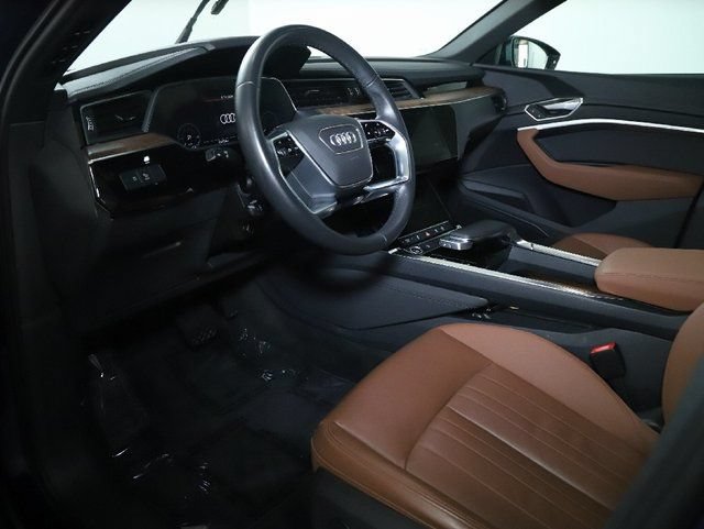 Used 2022 Audi e-tron Premium AWD/4WD image 21