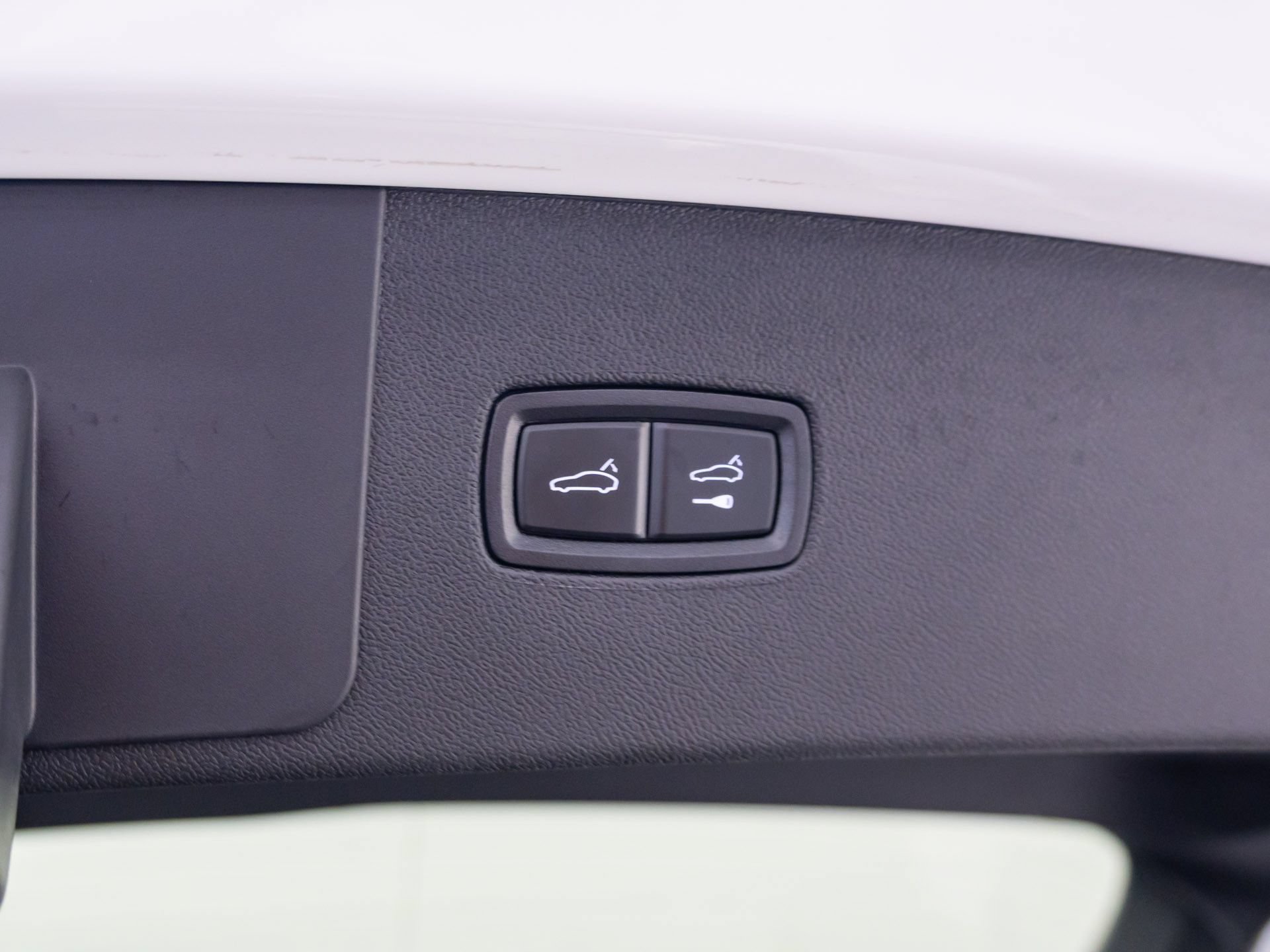Certified 2023 Porsche Cayenne AWD/4WD image 34