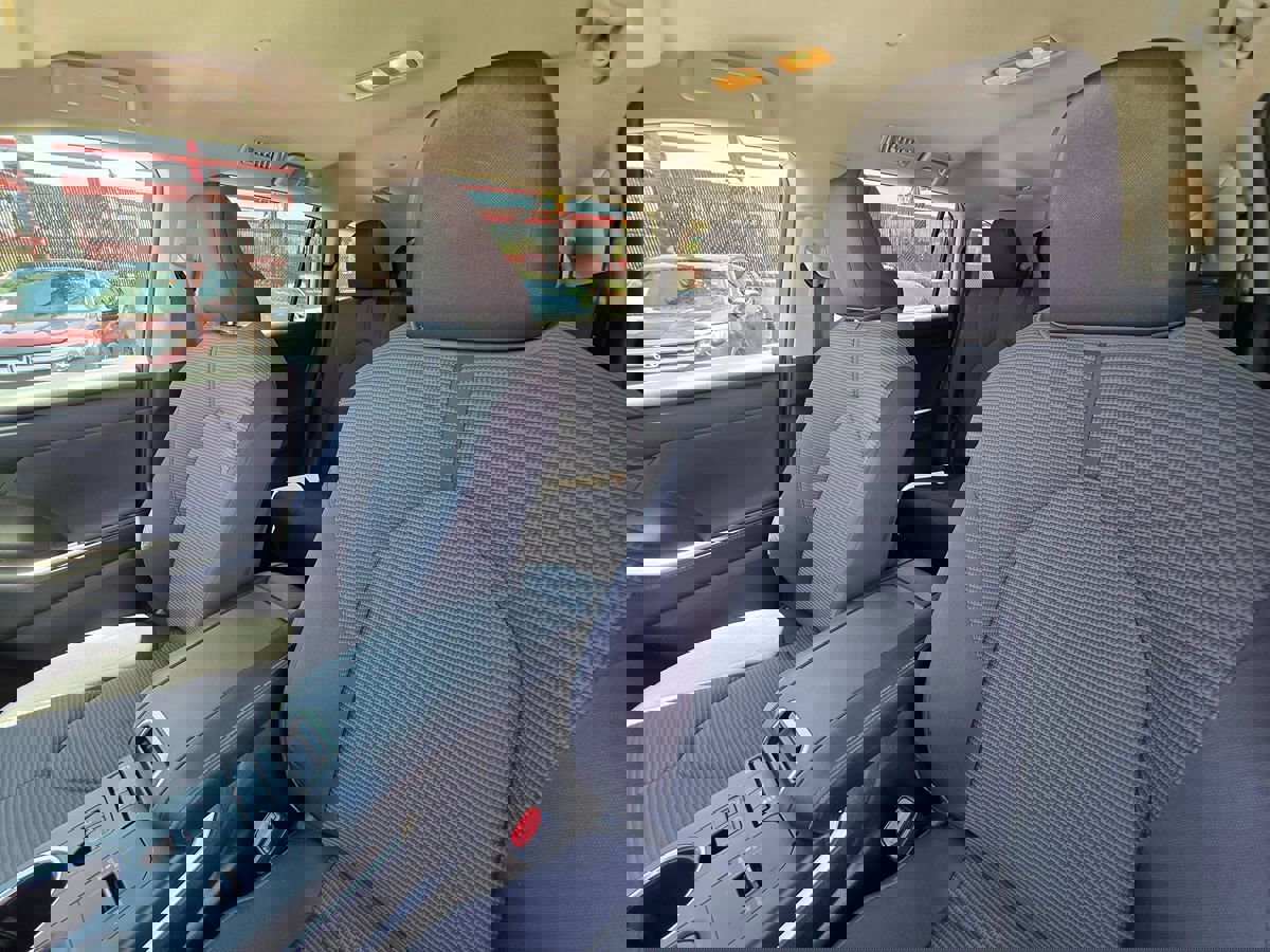 Used 2021 Toyota Highlander LE image 26