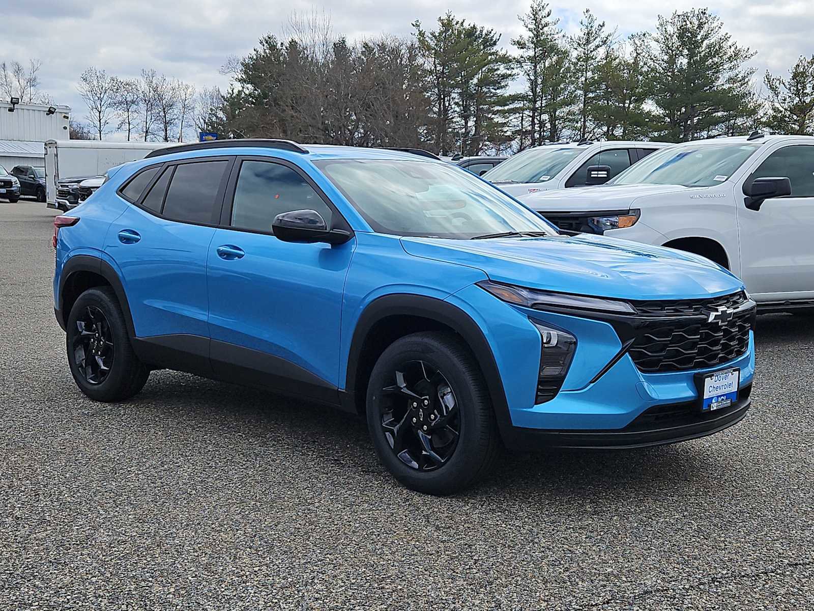 New 2026 Chevrolet Trax LT w/ Sunroof Package FWD image 2