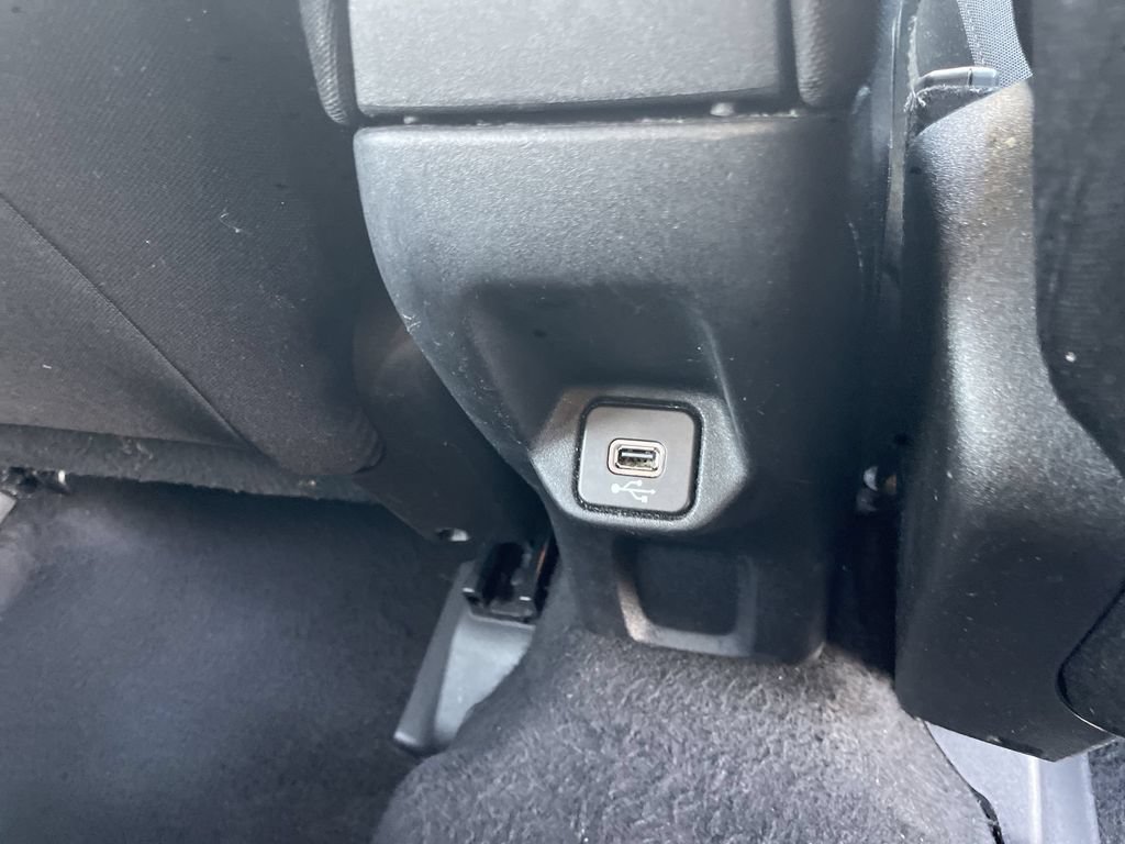 Used 2019 Jeep Renegade Latitude FWD image 23