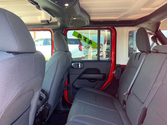 Used 2025 Jeep Wrangler Unlimited Sahara AWD/4WD image 13