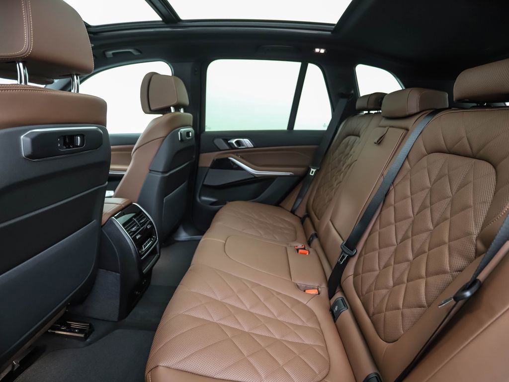 New 2026 BMW X5 M60i w/ Climate Comfort Package image 23