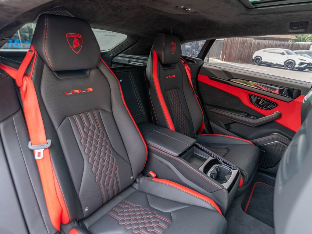 Used 2023 Lamborghini Urus S AWD/4WD image 36