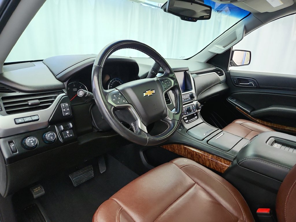Used 2019 Chevrolet Suburban Premier w/ Premier Plus Edition AWD/4WD image 9
