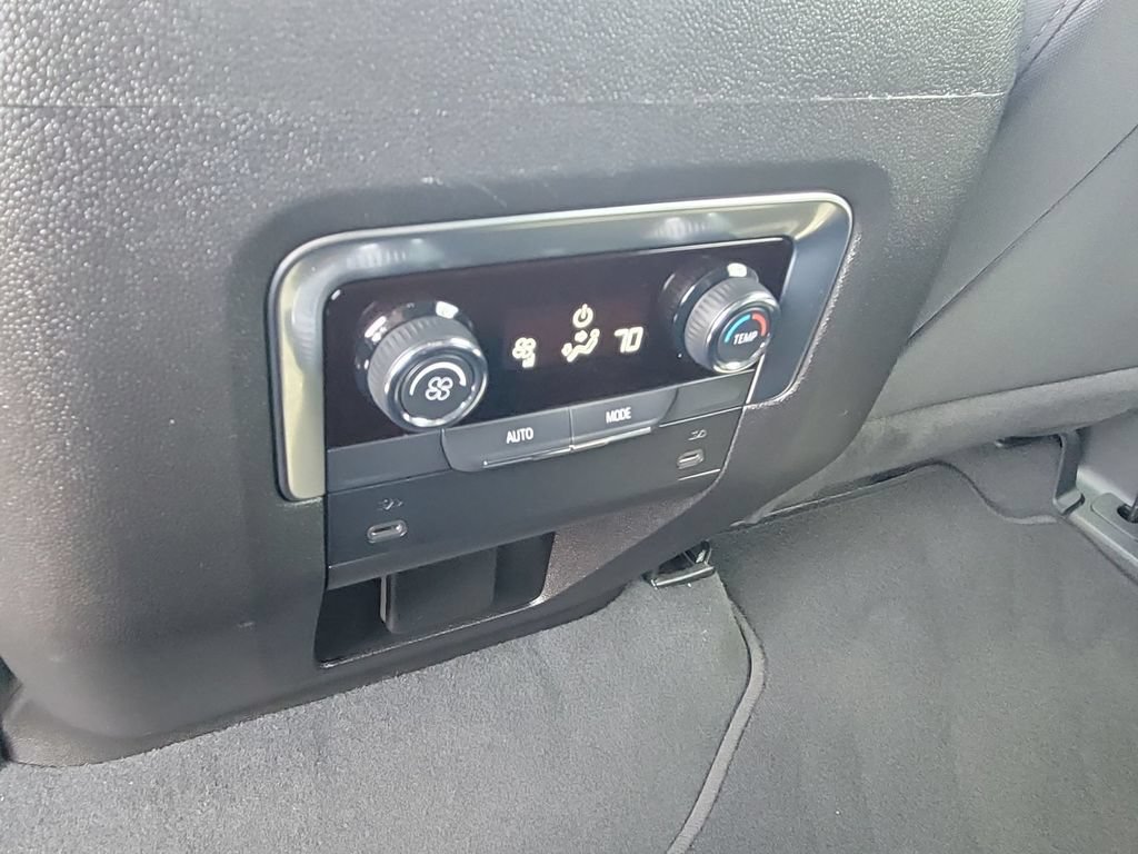 Used 2026 Chevrolet Tahoe LS RWD image 21