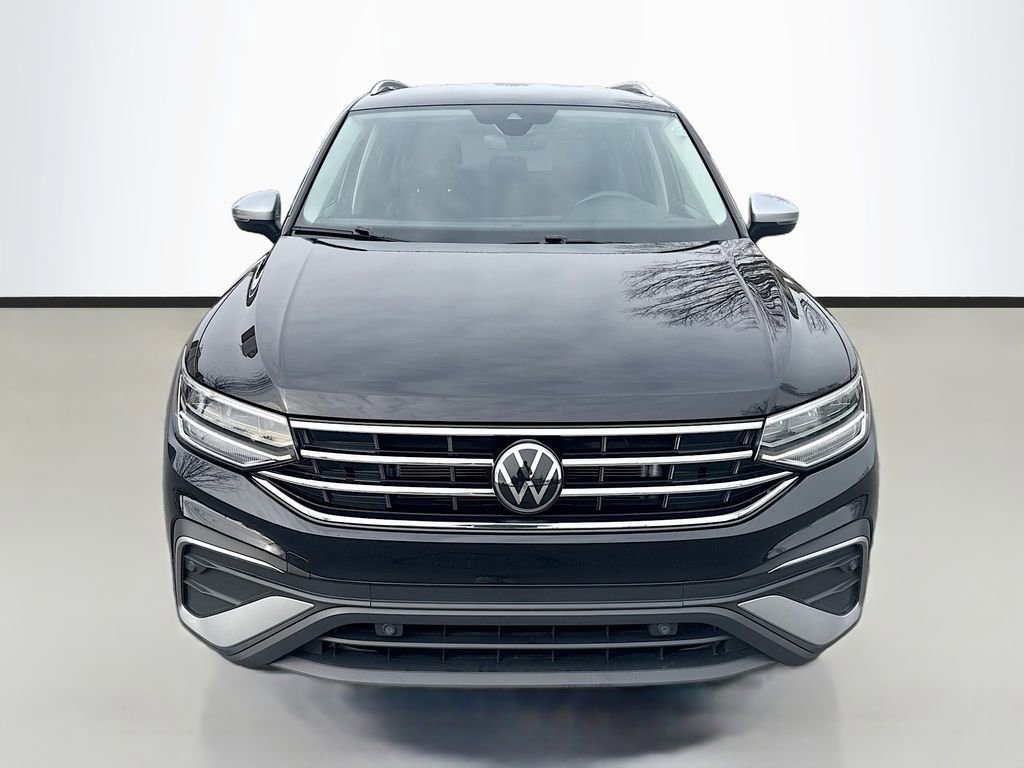 Used 2024 Volkswagen Tiguan SE video 2