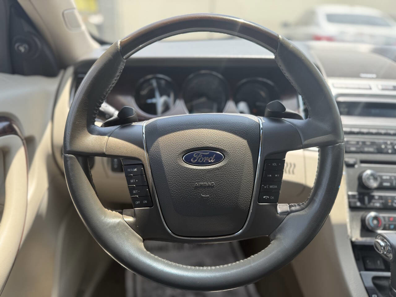 Used 2011 Ford Taurus Limited w/ 303A Rapid Spec Order Code FWD image 15