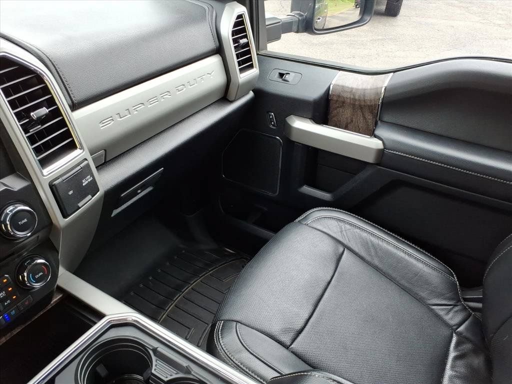 Used 2018 Ford F250 Lariat w/ Lariat Ultimate Package AWD/4WD image 34