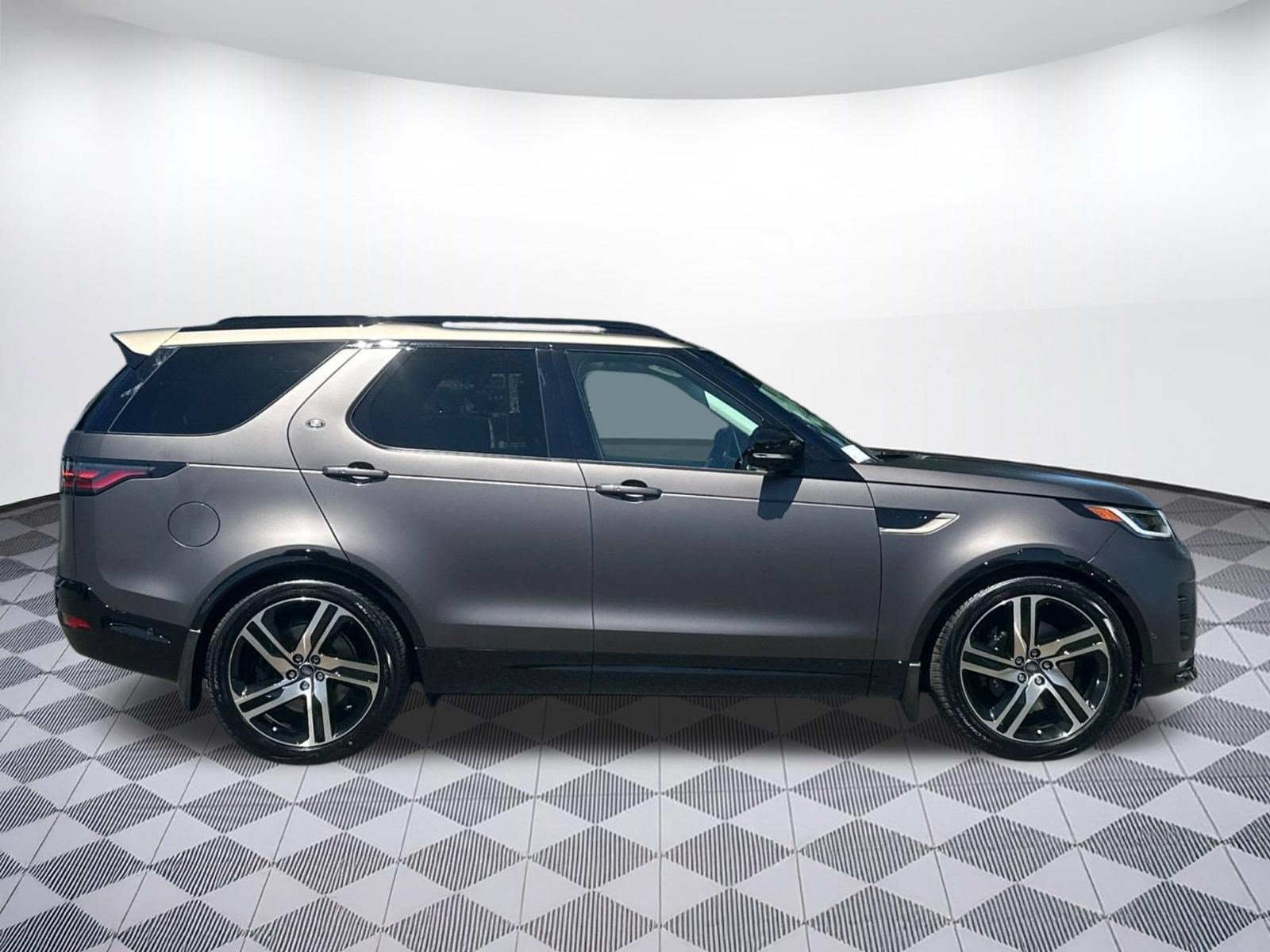 New 2026 Land Rover Discovery Limited Edition AWD/4WD image 7