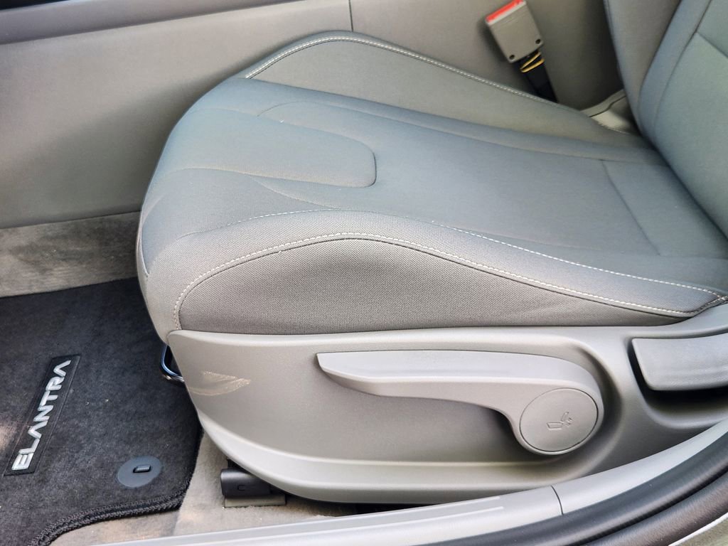 New 2026 Hyundai Elantra SEL Sport Premium FWD image 15