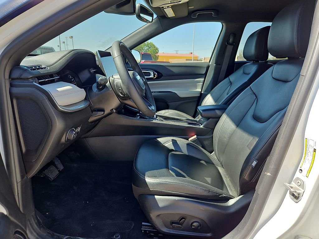 Used 2025 Jeep Compass Limited AWD/4WD image 15