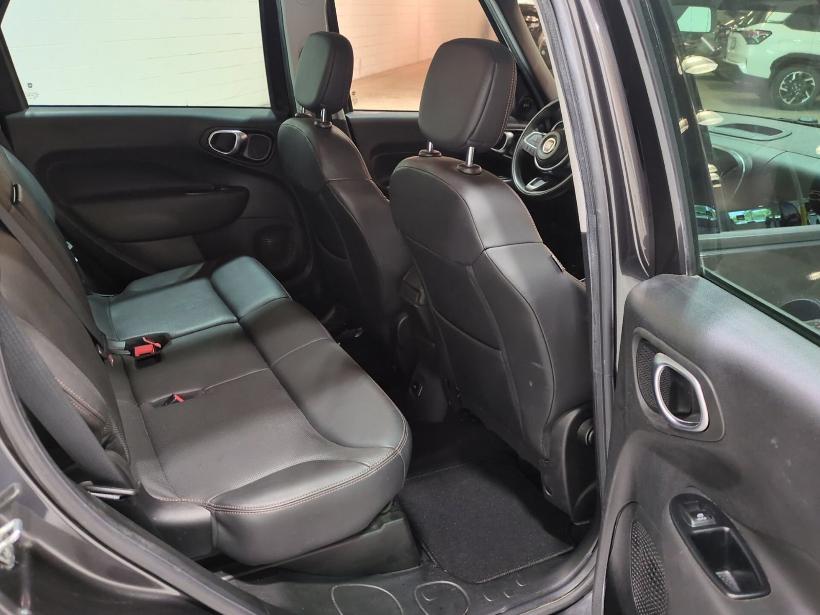 Used 2020 FIAT 500L Trekking FWD image 11