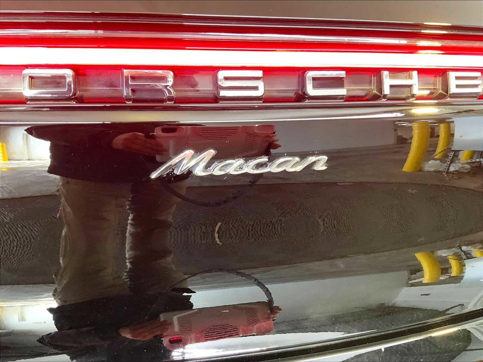 Certified 2023 Porsche Macan image 35