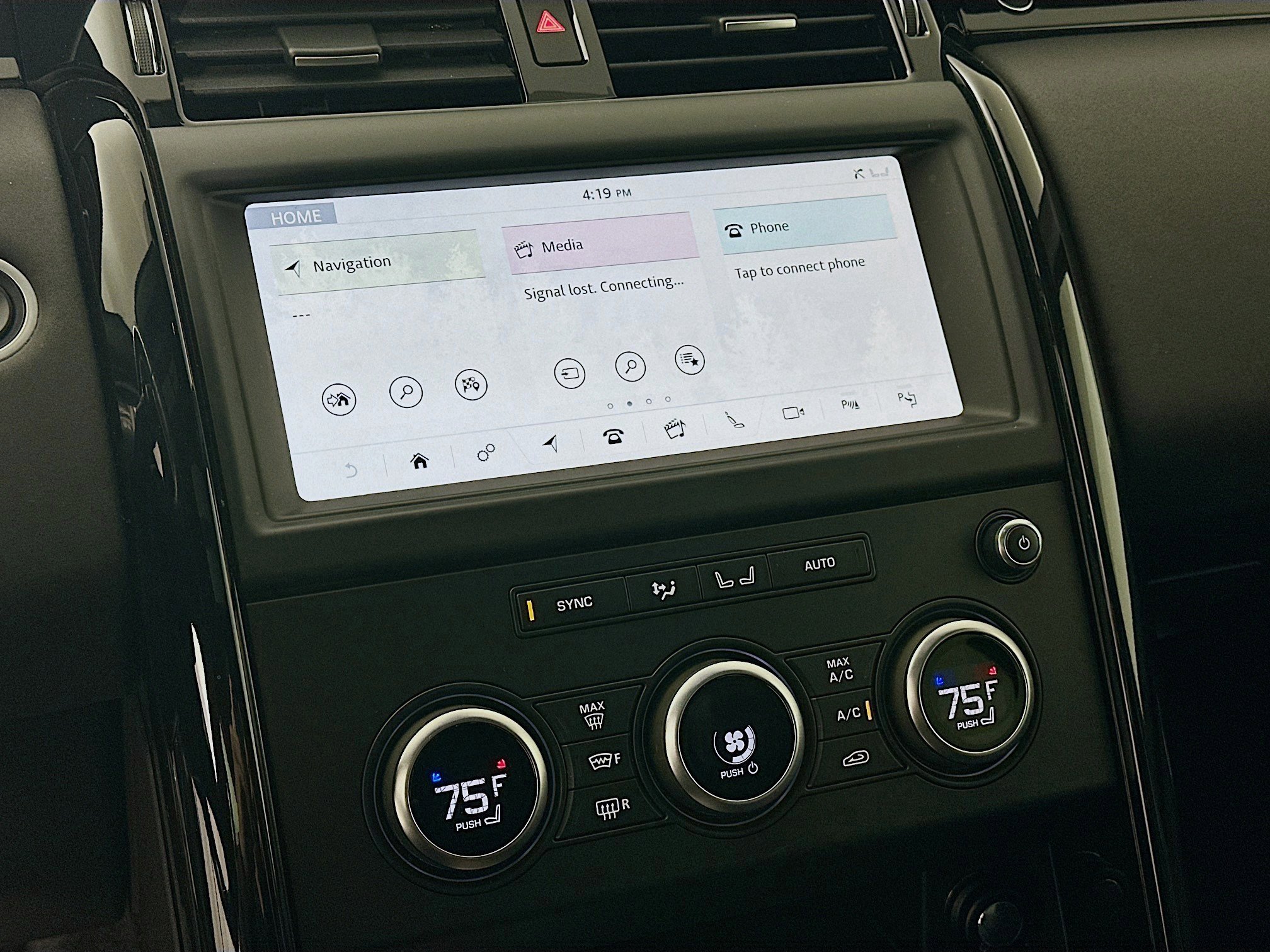 Used 2020 Land Rover Discovery SE image 24