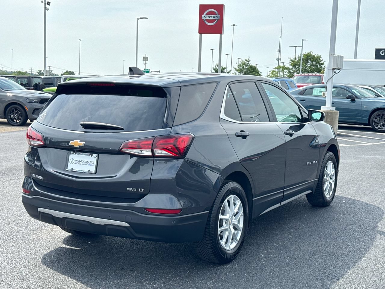 Used 2023 Chevrolet Equinox LT AWD/4WD image 3
