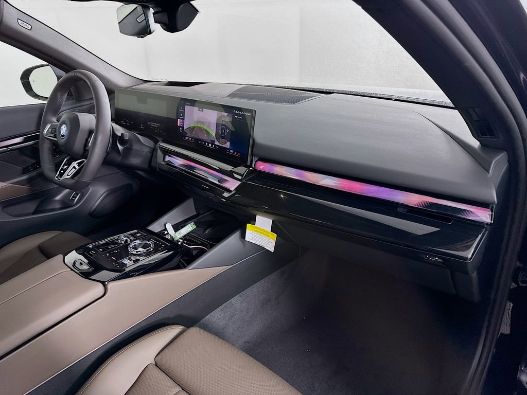 New 2026 BMW 550e xDrive w/ Executive Package image 36