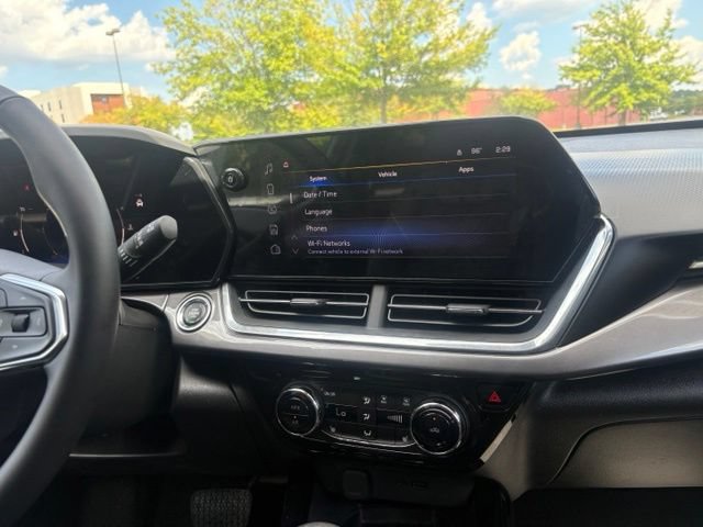 Used 2024 Chevrolet Trax ACTIV w/ Sunroof Package FWD image 22