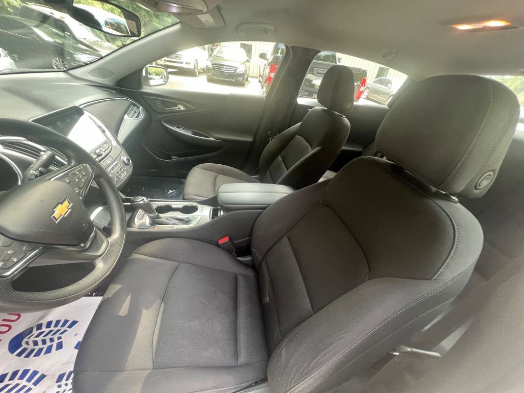 Used 2019 Chevrolet Malibu LT image 9