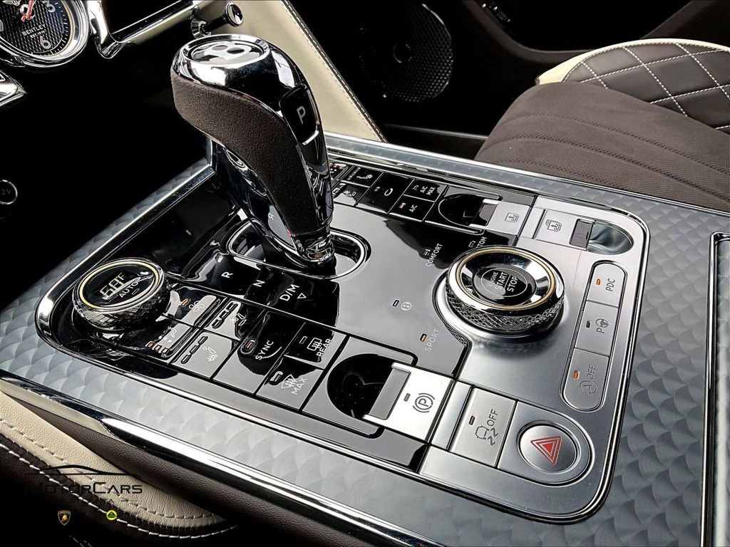 Used 2024 Bentley Flying Spur W12 AWD/4WD image 16