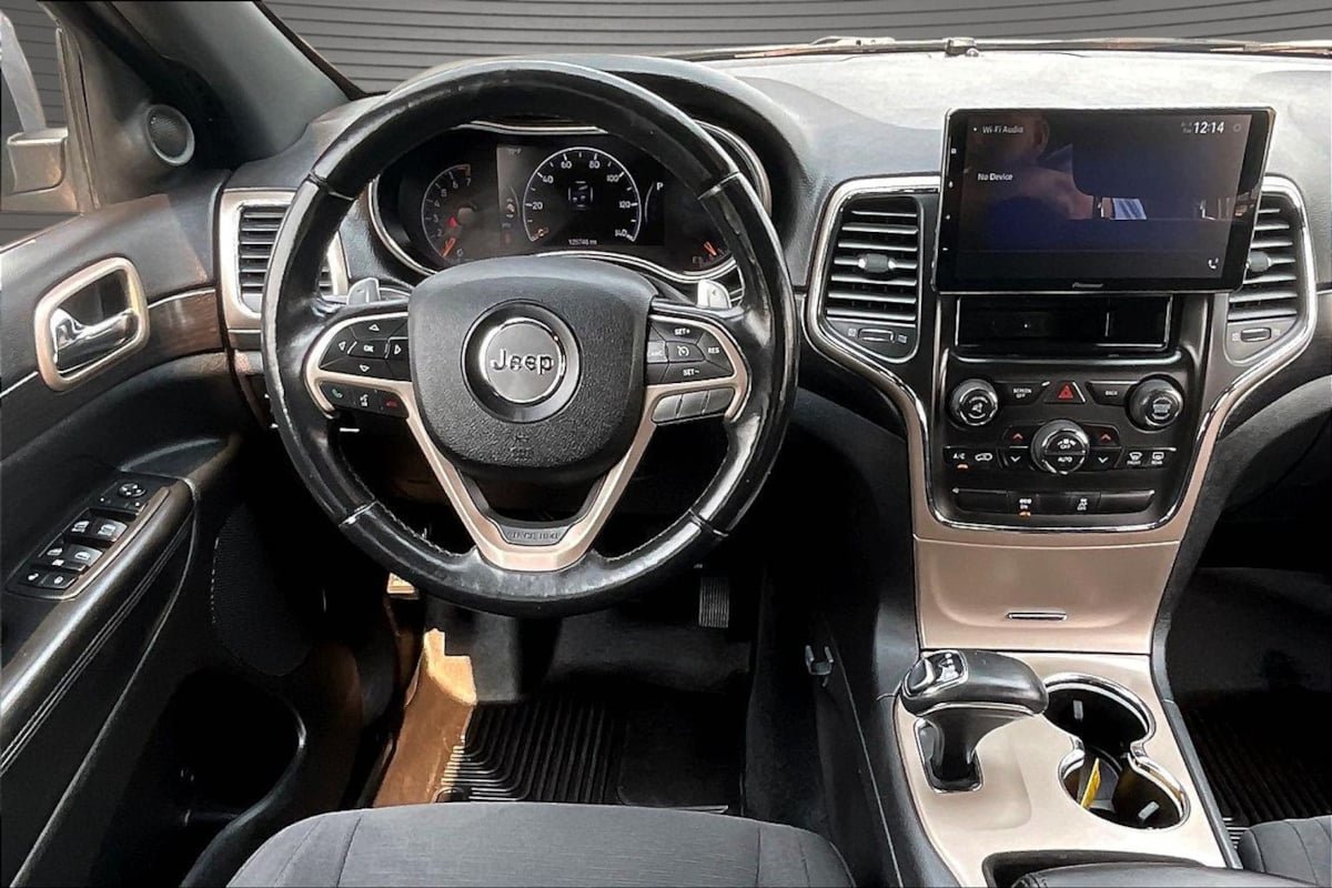 Used 2014 Jeep Grand Cherokee Laredo AWD/4WD image 8