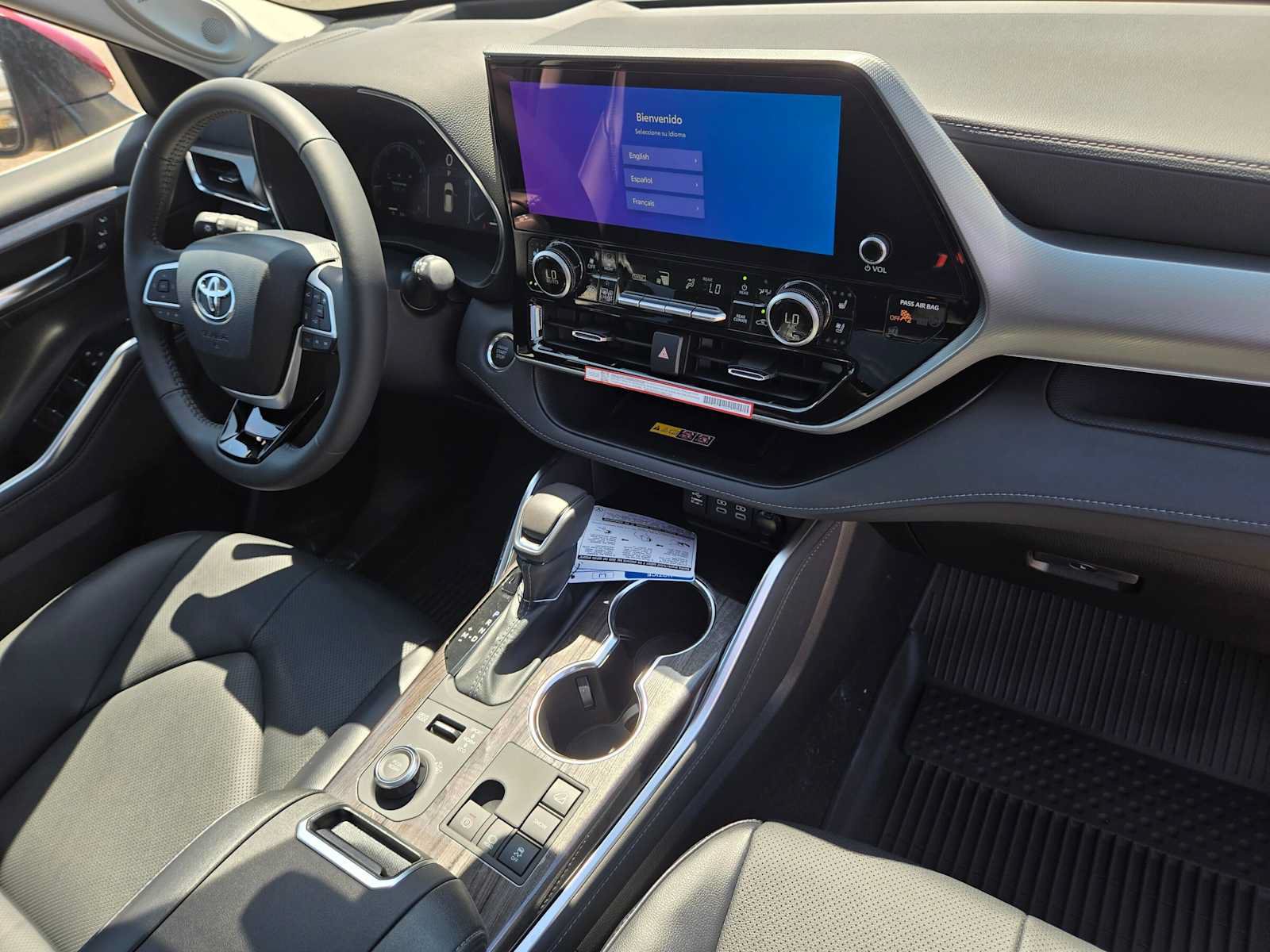 New 2026 Toyota Highlander Platinum AWD/4WD image 12