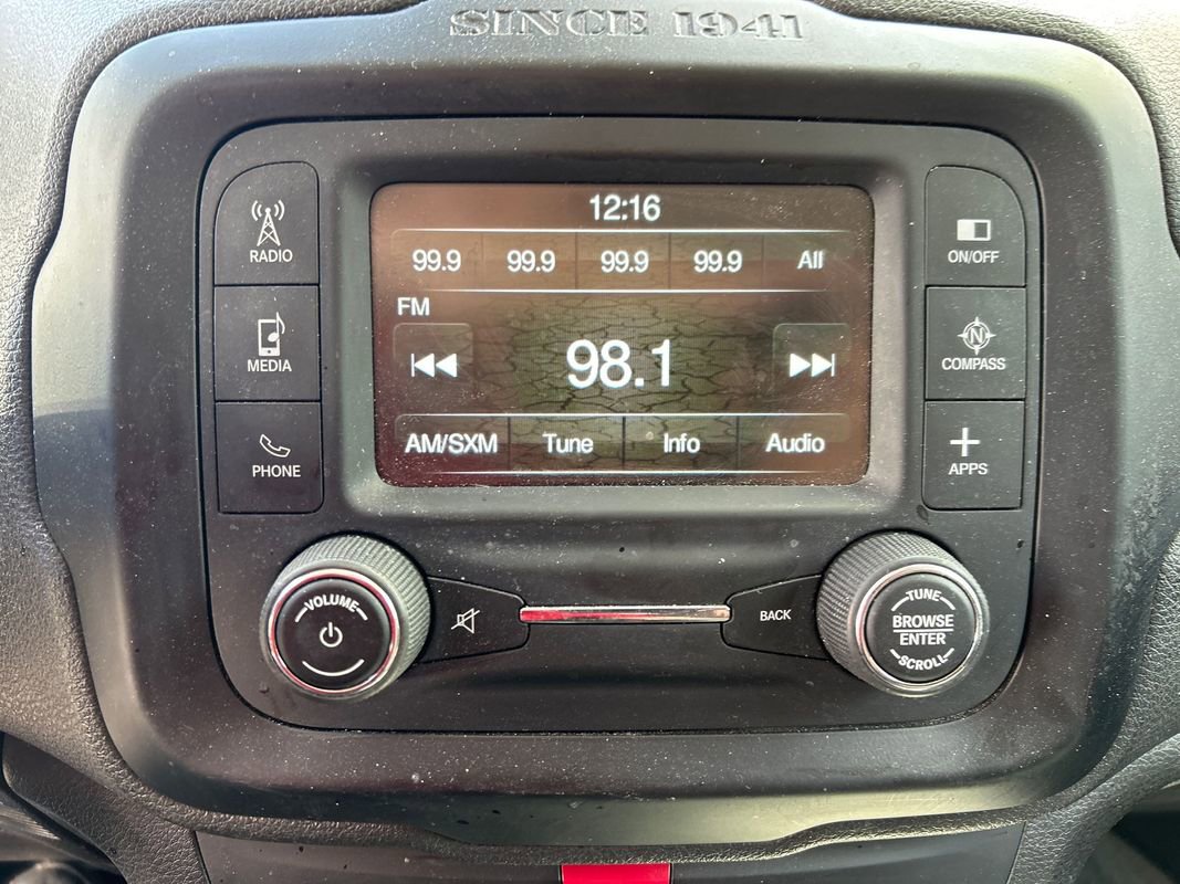 Used 2017 Jeep Renegade Altitude FWD image 6